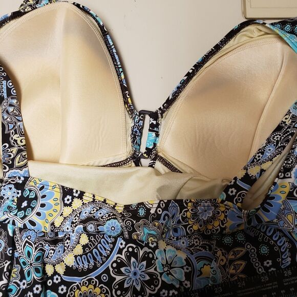 It Figures! Women's Floral Padded One Piece Bathing Suit Sz 26 W PO Excellent - Picture 7 of 14